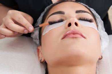 How to Apply Cluster Lashes Like a Pro: A Step-by-Step Guide